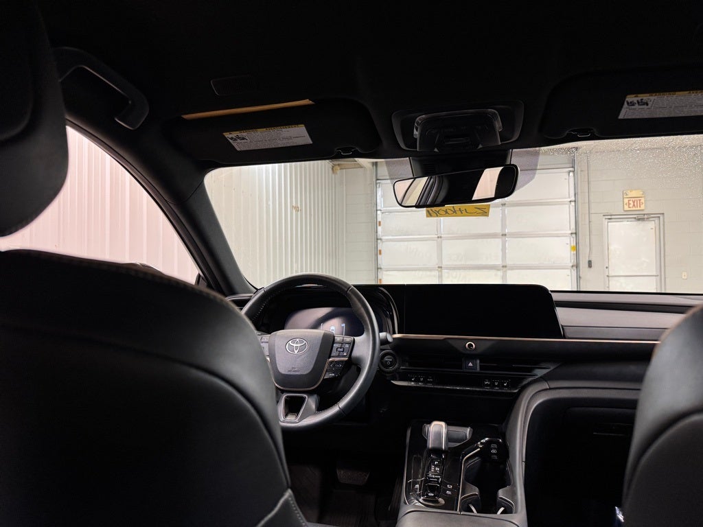 2025 Toyota Crown Signia XLE