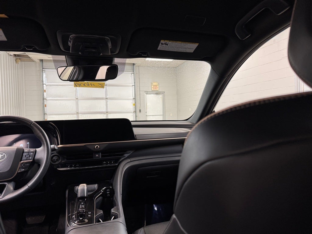 2025 Toyota Crown Signia XLE