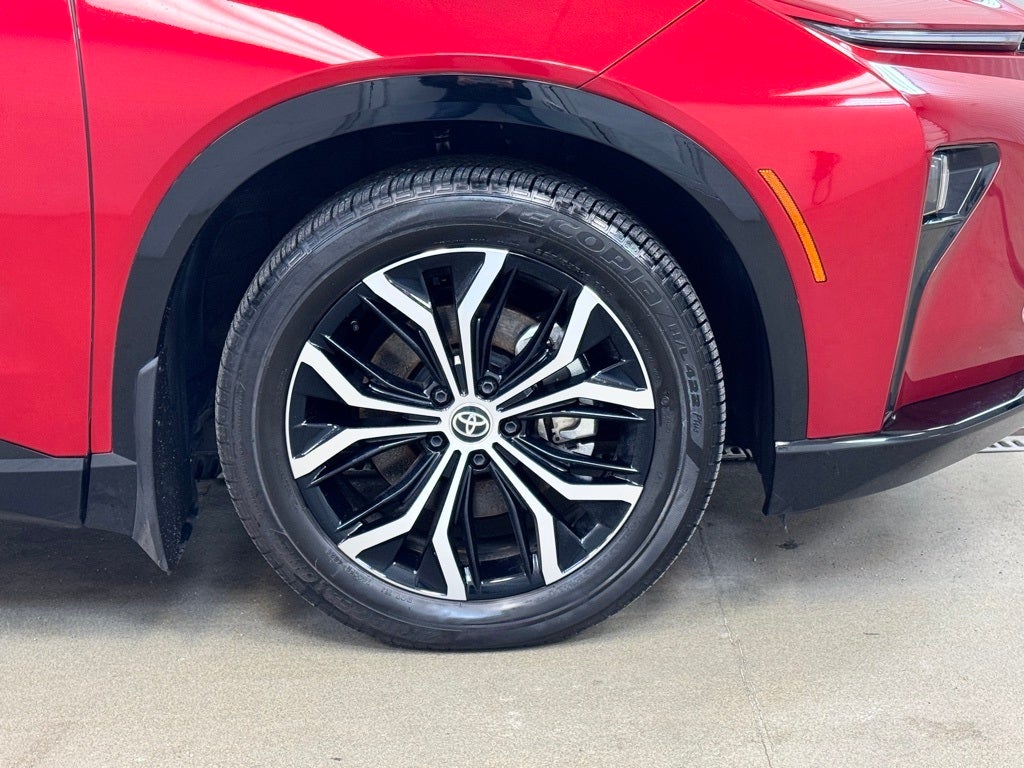 2025 Toyota Crown Signia XLE