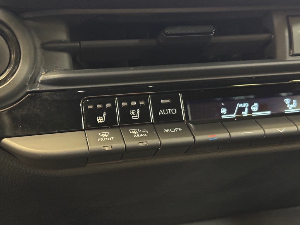 2025 Toyota Crown Signia XLE