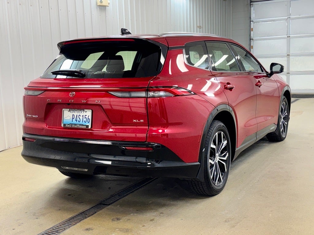 2025 Toyota Crown Signia XLE