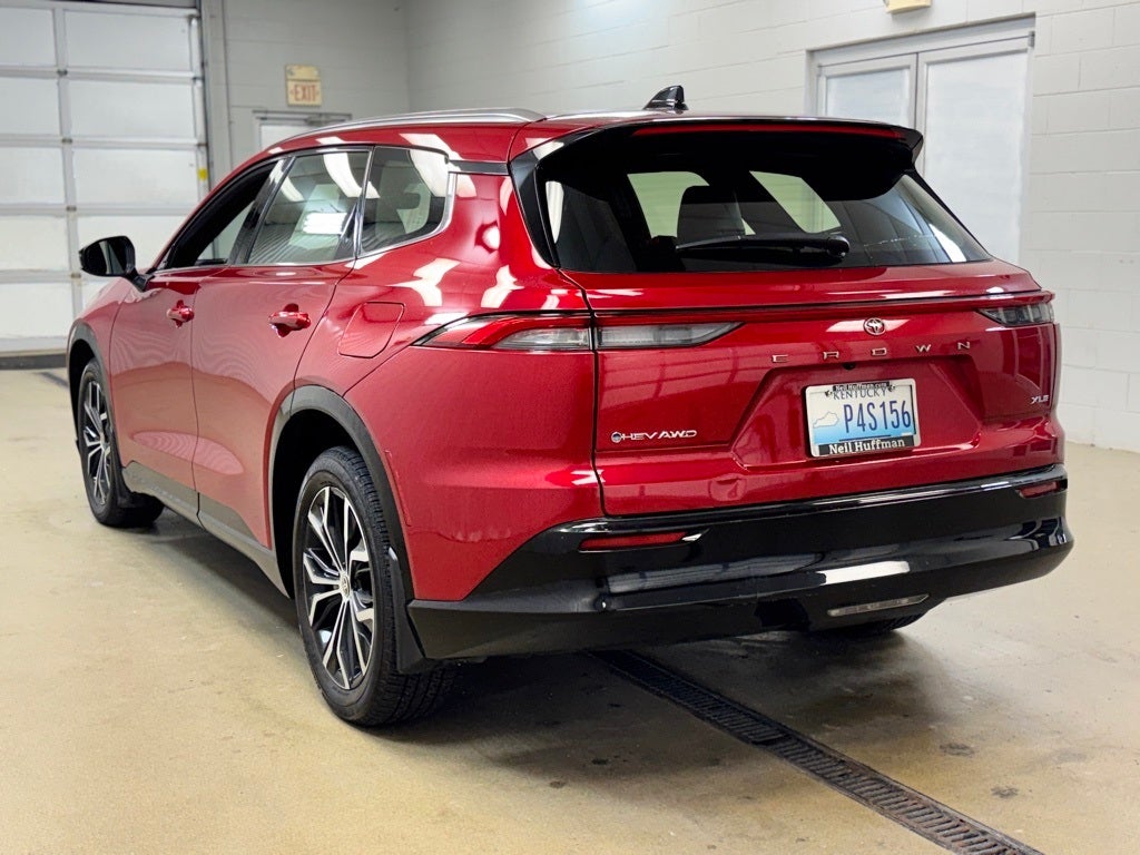 2025 Toyota Crown Signia XLE