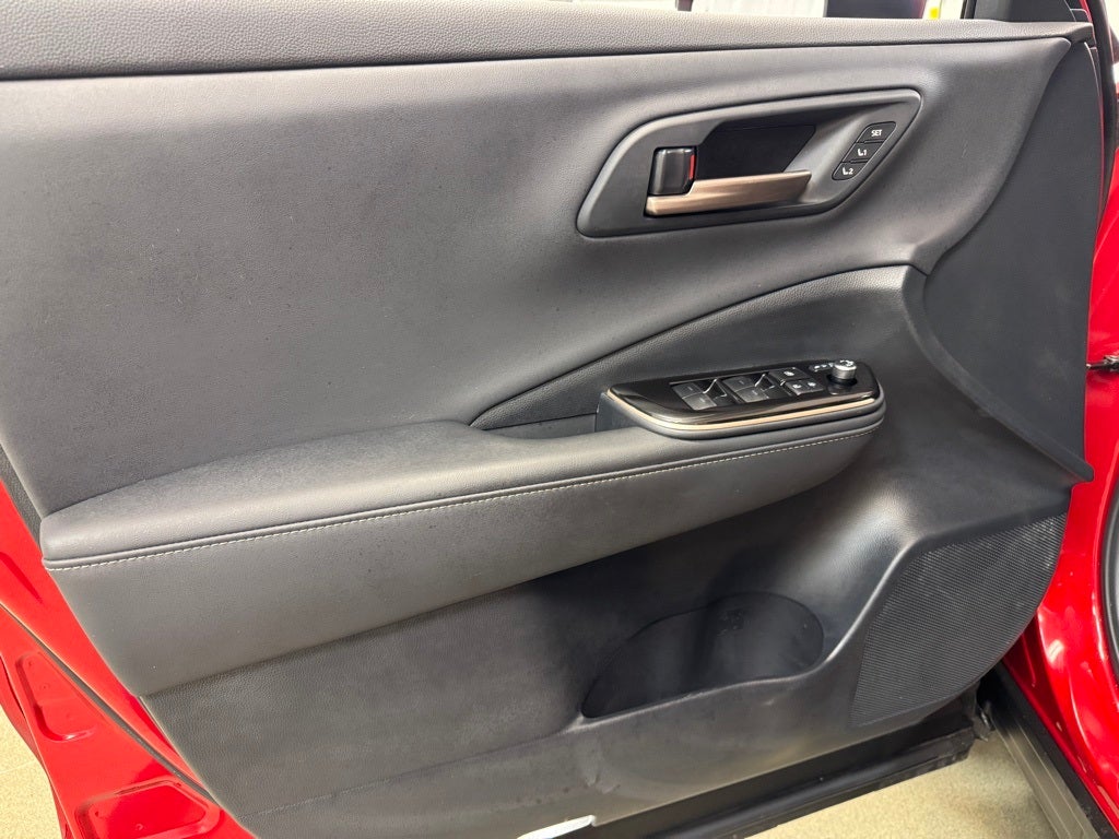 2025 Toyota Crown Signia XLE