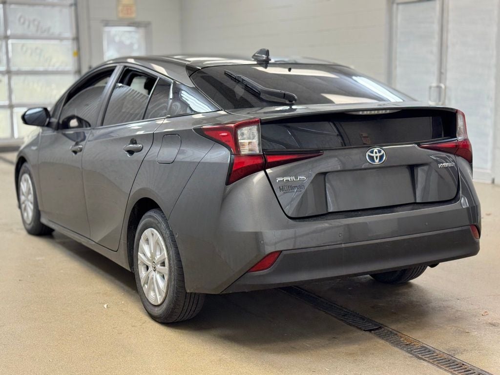 2021 Toyota Prius LE