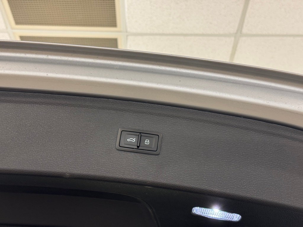 2022 Audi Q5 40 Premium Plus quattro