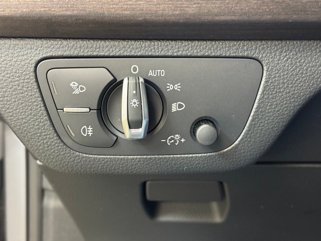 2022 Audi Q5 40 Premium Plus quattro