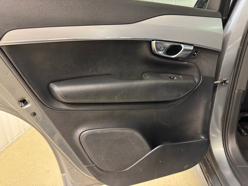 2018 Volvo XC90 T5 Momentum