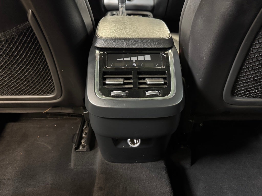 2018 Volvo XC90 T5 Momentum