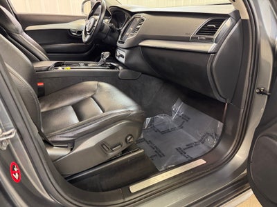 2018 Volvo XC90 T5 Momentum