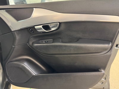 2018 Volvo XC90 T5 Momentum