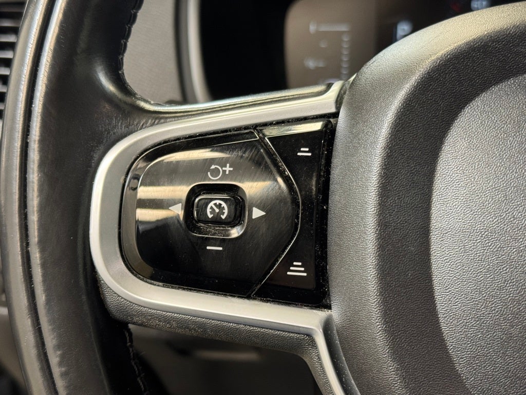 2018 Volvo XC90 T5 Momentum