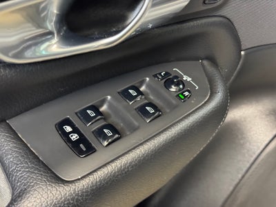 2018 Volvo XC90 T5 Momentum