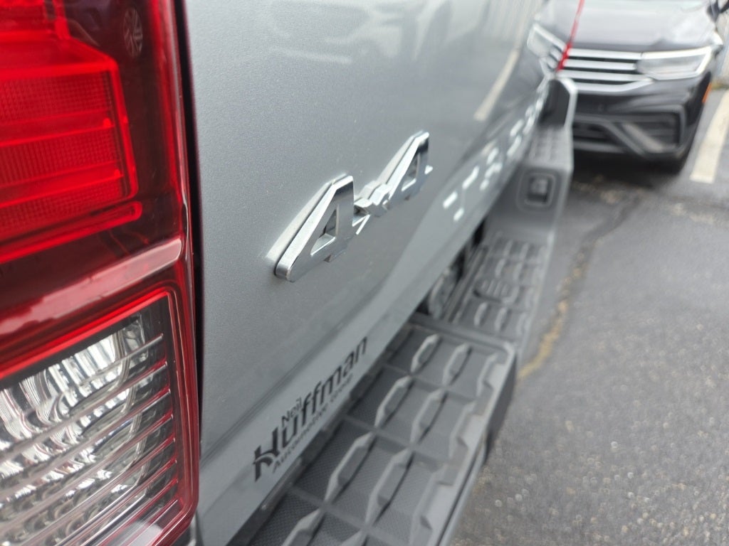 2022 Toyota Tacoma SR V6