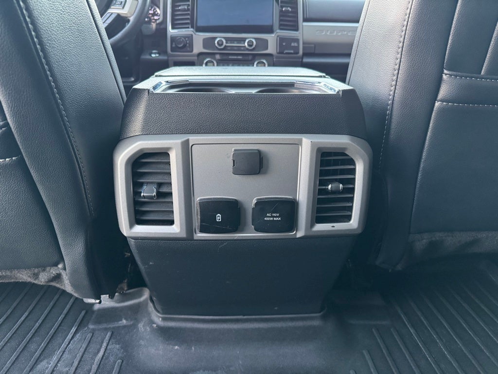 2022 Ford F-350SD Lariat