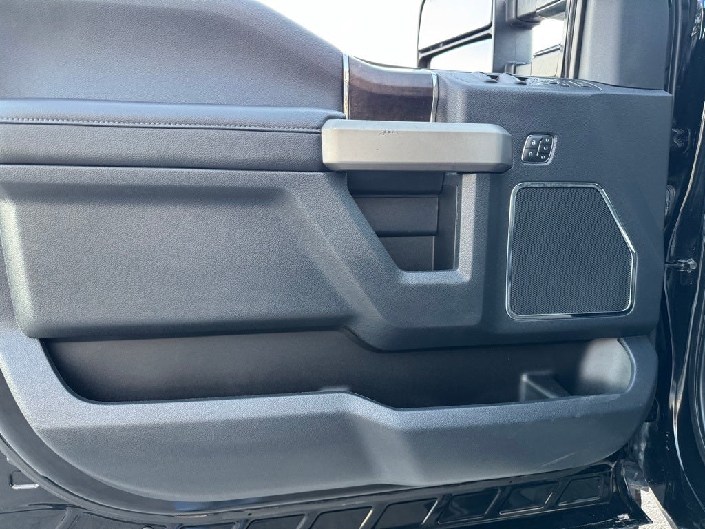 2022 Ford F-350SD Lariat