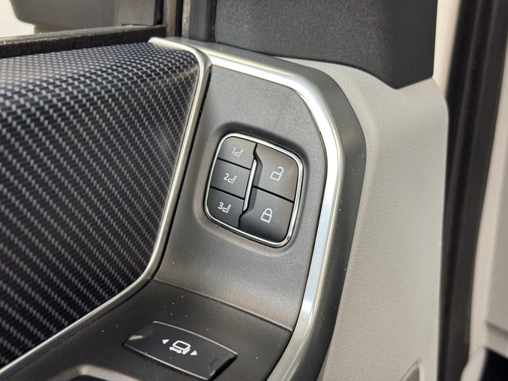 2023 Ford F-450SD Limited DRW