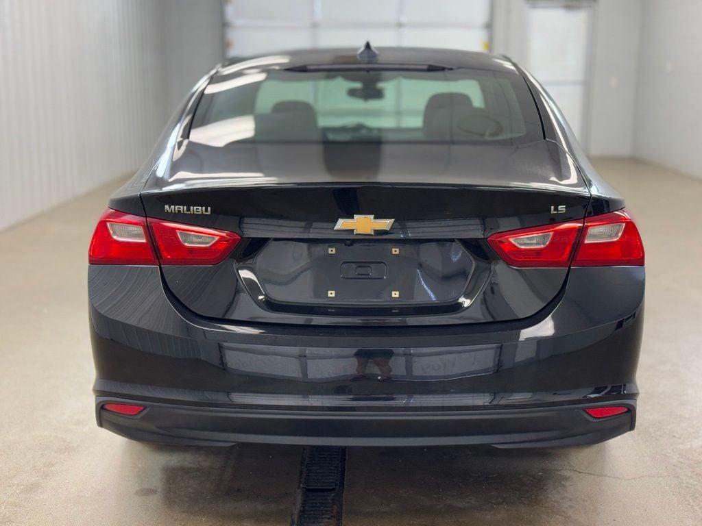 2016 Chevrolet Malibu LS 1LS