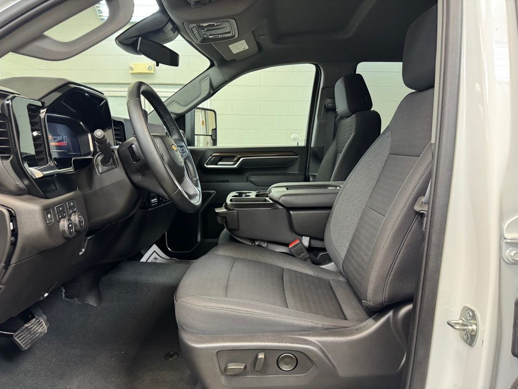 2025 Chevrolet Silverado 2500HD LT