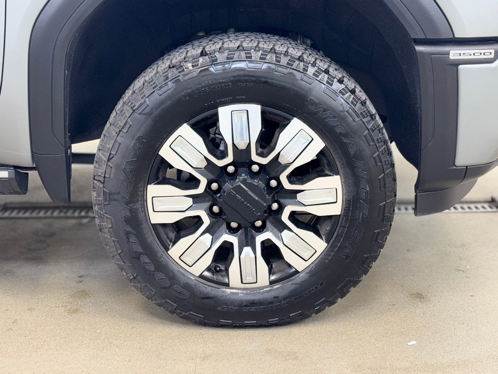 2025 GMC Sierra 3500HD Denali