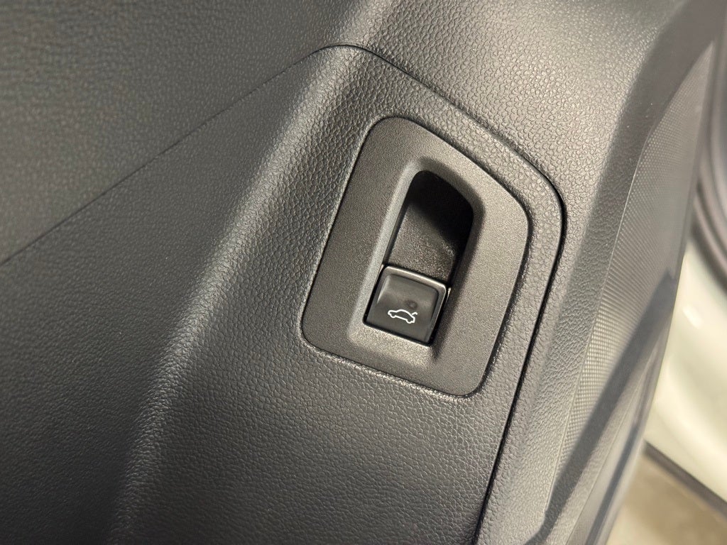 2021 Volkswagen Atlas Cross Sport 2.0T SE w/Technology