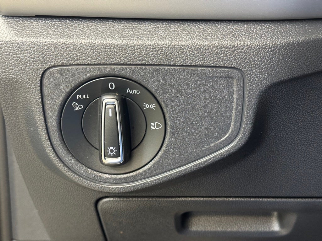 2021 Volkswagen Atlas Cross Sport 2.0T SE w/Technology