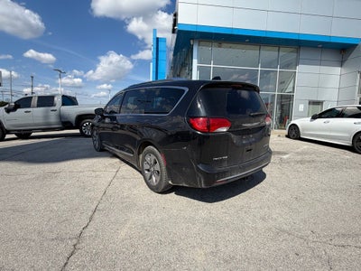 2018 Chrysler Pacifica Hybrid Limited