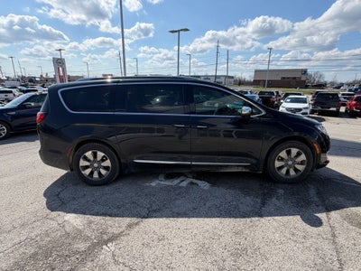 2018 Chrysler Pacifica Hybrid Limited