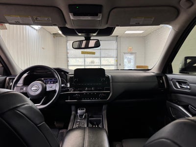 2022 Nissan Pathfinder SL