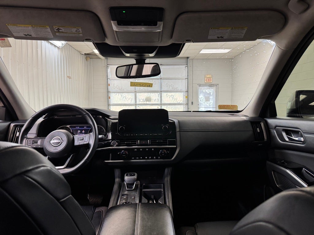 2022 Nissan Pathfinder SL