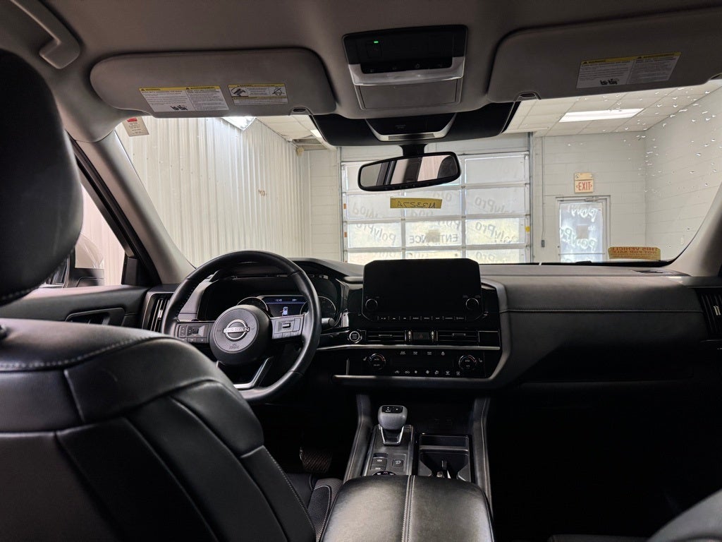 2022 Nissan Pathfinder SL