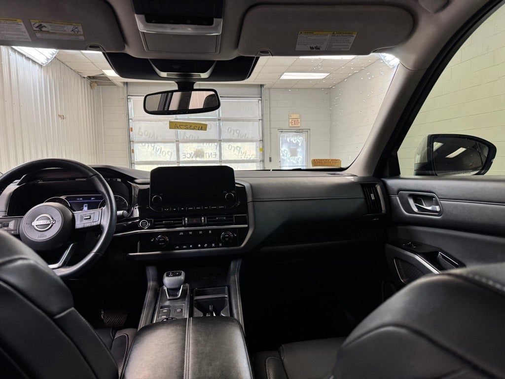 2022 Nissan Pathfinder SL