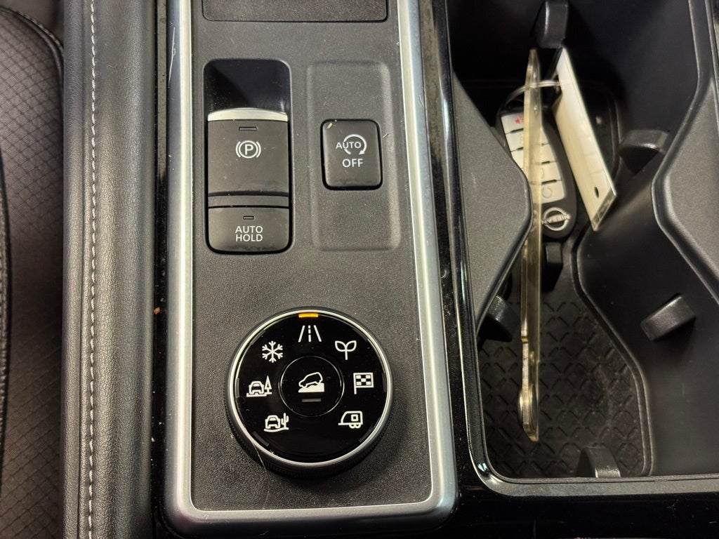 2022 Nissan Pathfinder SL