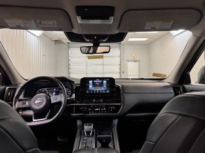 2025 Nissan Pathfinder SL