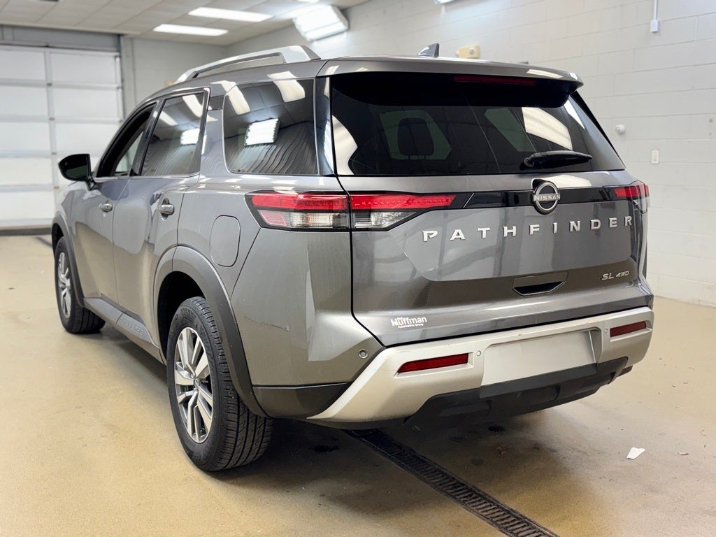 2025 Nissan Pathfinder SL
