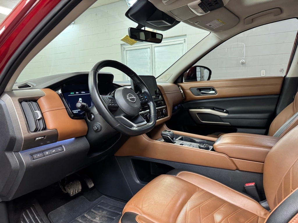 2023 Nissan Pathfinder Platinum