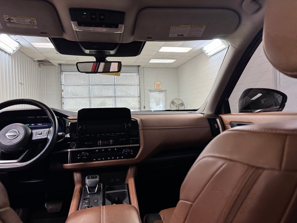 2023 Nissan Pathfinder Platinum