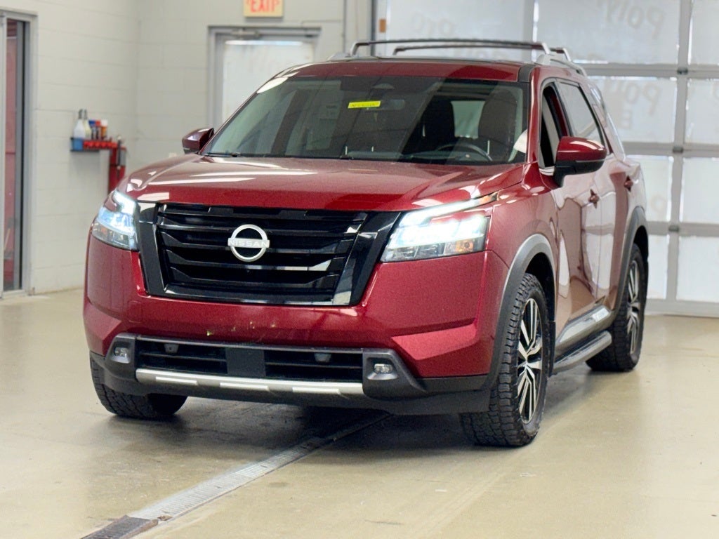 2023 Nissan Pathfinder Platinum