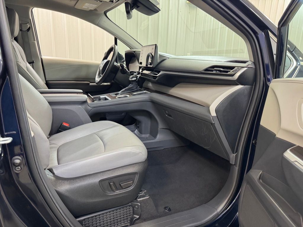2024 Toyota Sienna XLE 7 Passenger