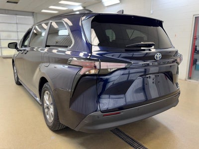 2024 Toyota Sienna XLE 7 Passenger