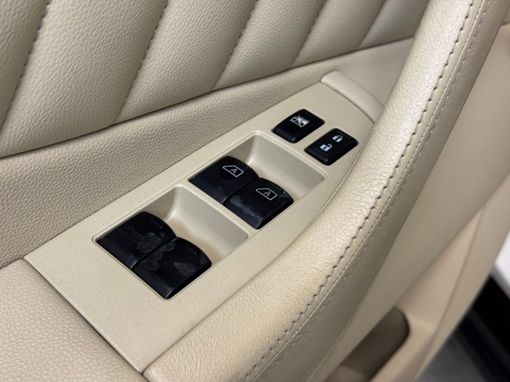 2014 INFINITI QX70 Base