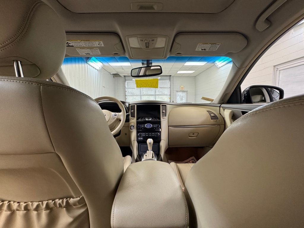 2014 INFINITI QX70 Base