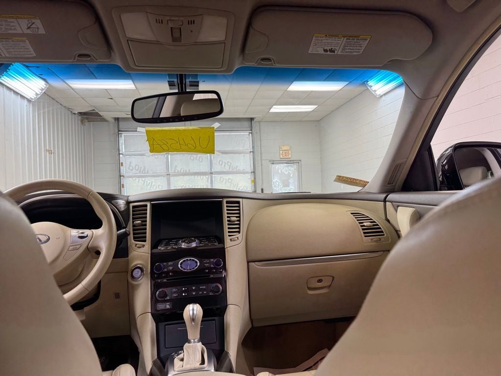 2014 INFINITI QX70 Base