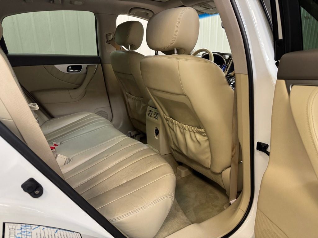 2014 INFINITI QX70 Base