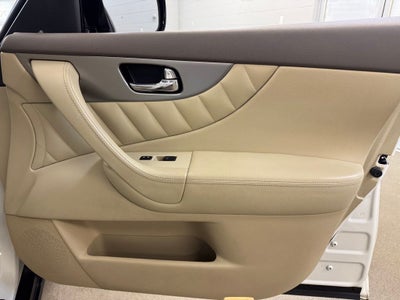 2014 INFINITI QX70 Base