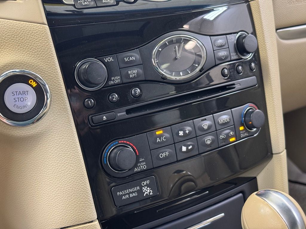 2014 INFINITI QX70 Base