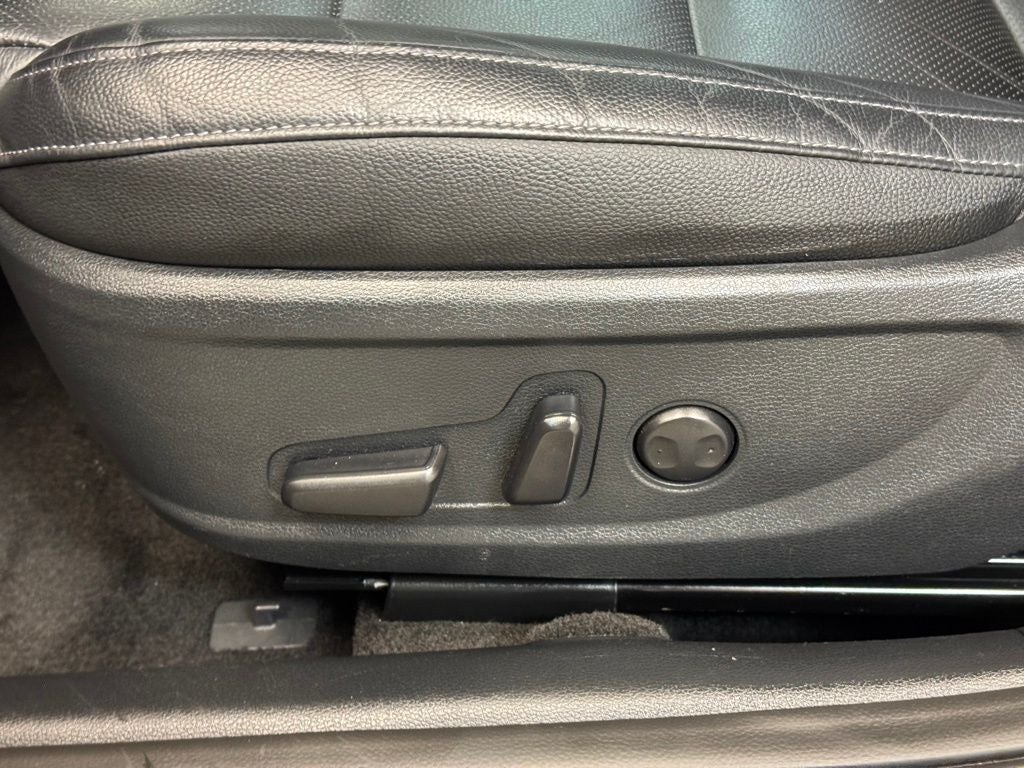 2019 Kia Cadenza Technology