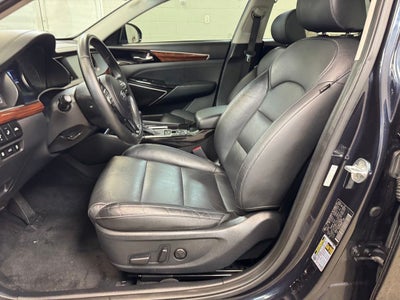 2019 Kia Cadenza Technology