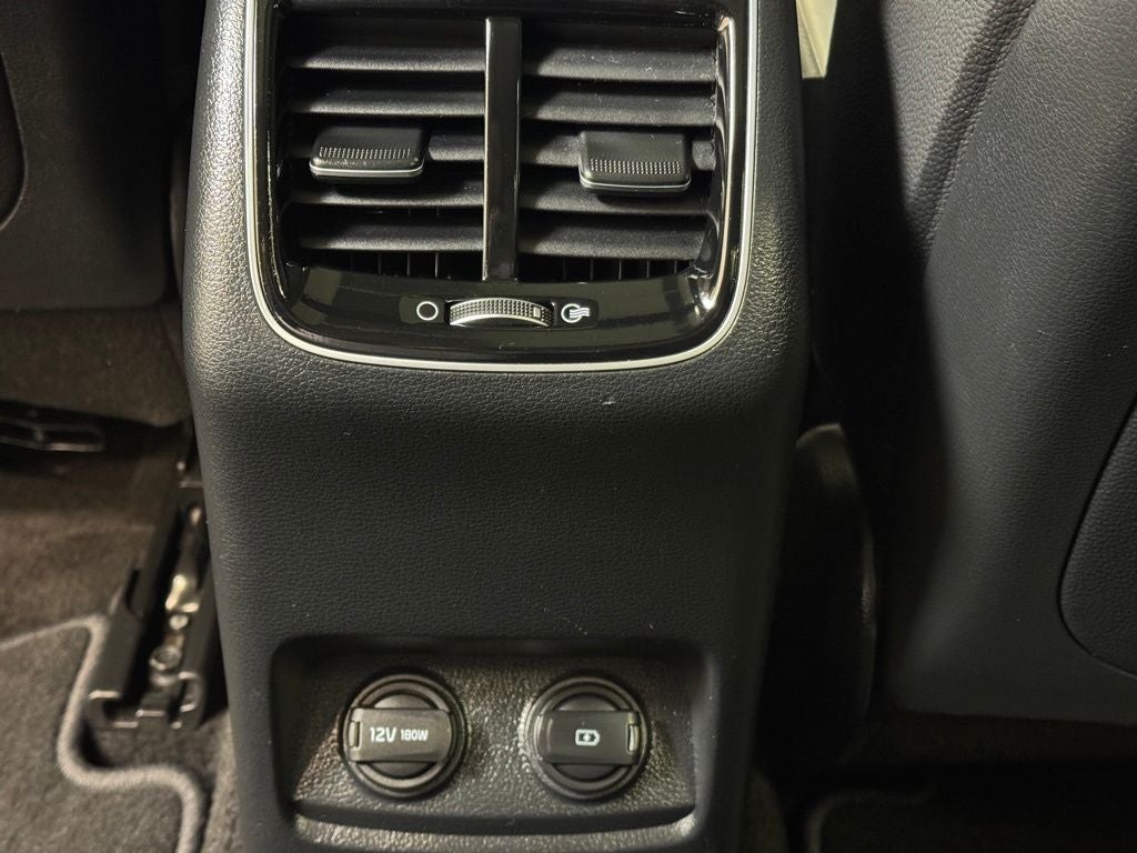 2019 Kia Cadenza Technology