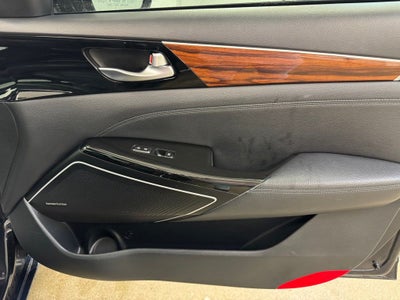 2019 Kia Cadenza Technology