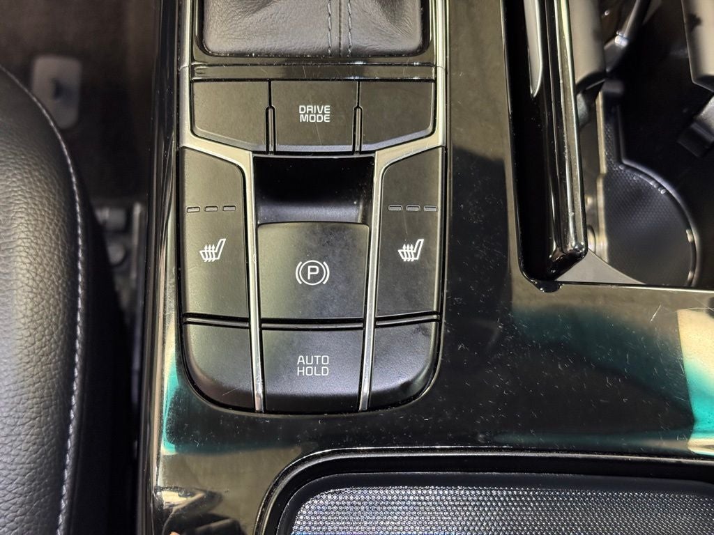 2019 Kia Cadenza Technology